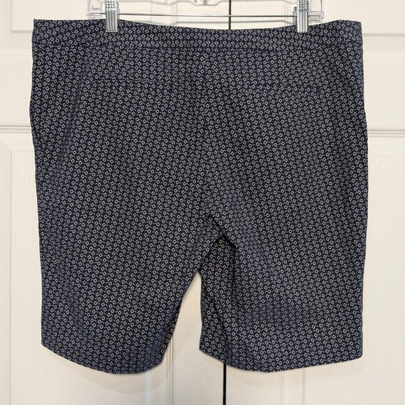 Mario Serrani Women's Bermuda Shorts, Plus Size 16, Navy White, Tummy Control - Picture 3 of 9